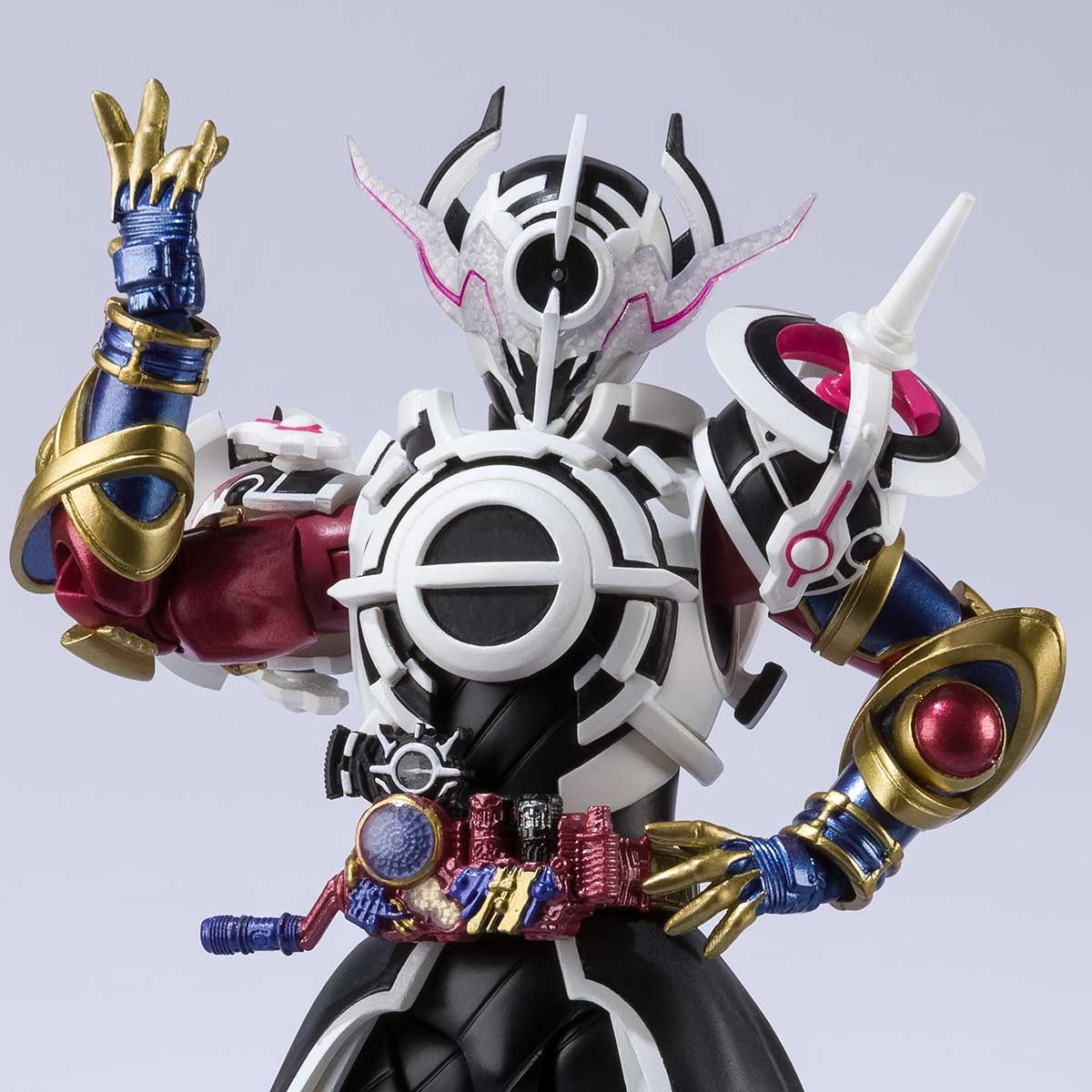 SH Figuarts Action Figure - Kamen Rider EVOL in Black Hole Form (Phase 4)