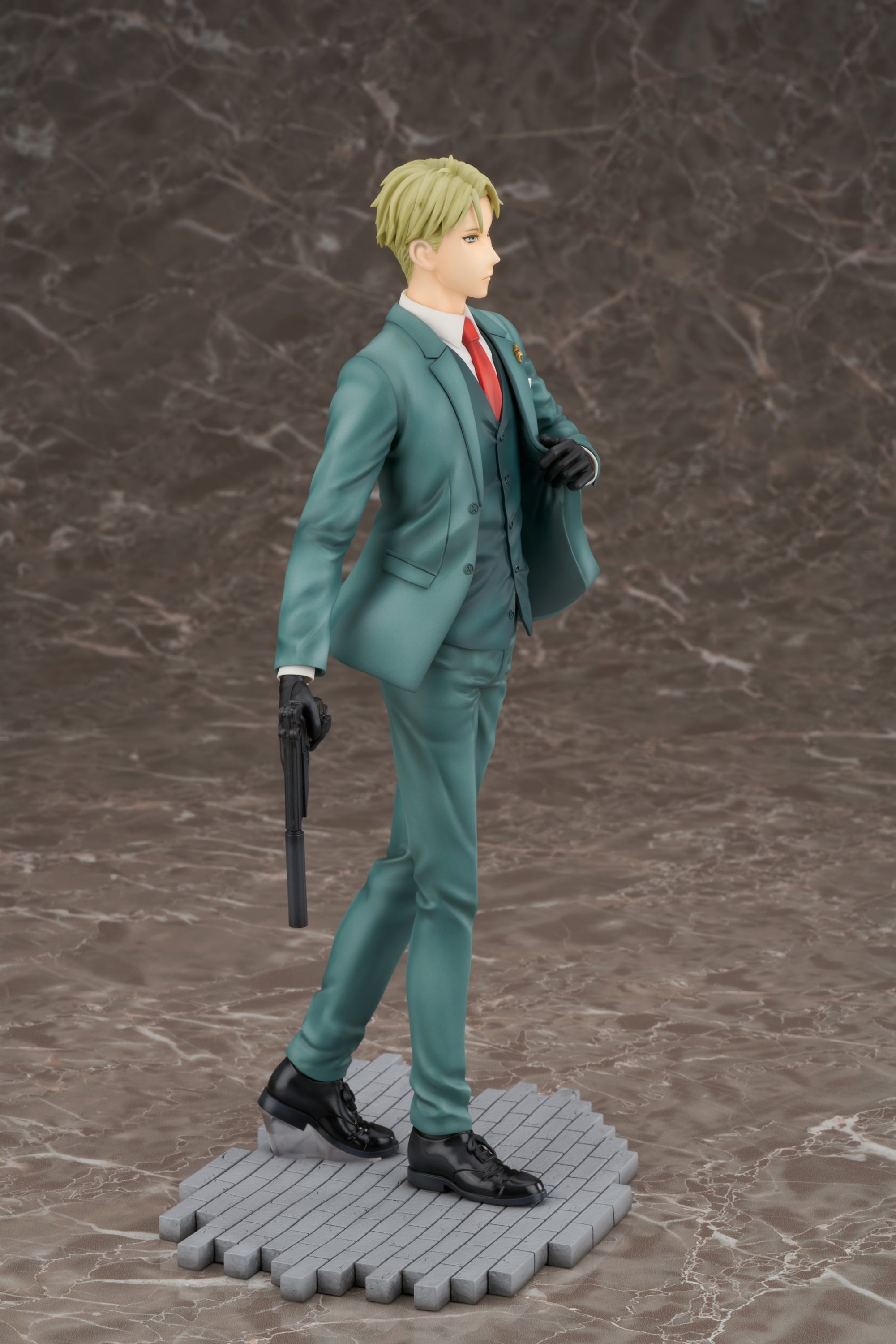 High - Quality 1/7 Scale Loid Forger Figure from SPYxFAMILY