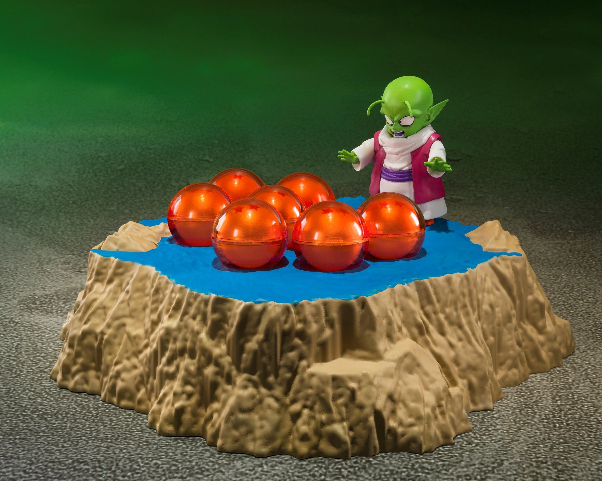 SH Figuarts Collectible Porunga & Dende Luminous Dragon Ball Set - Recreate the Epic Scene of Summoning Shenron!
