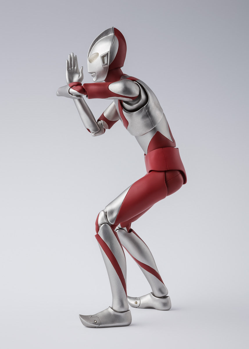 SH Figuarts Action Figure of Shin Ultraman