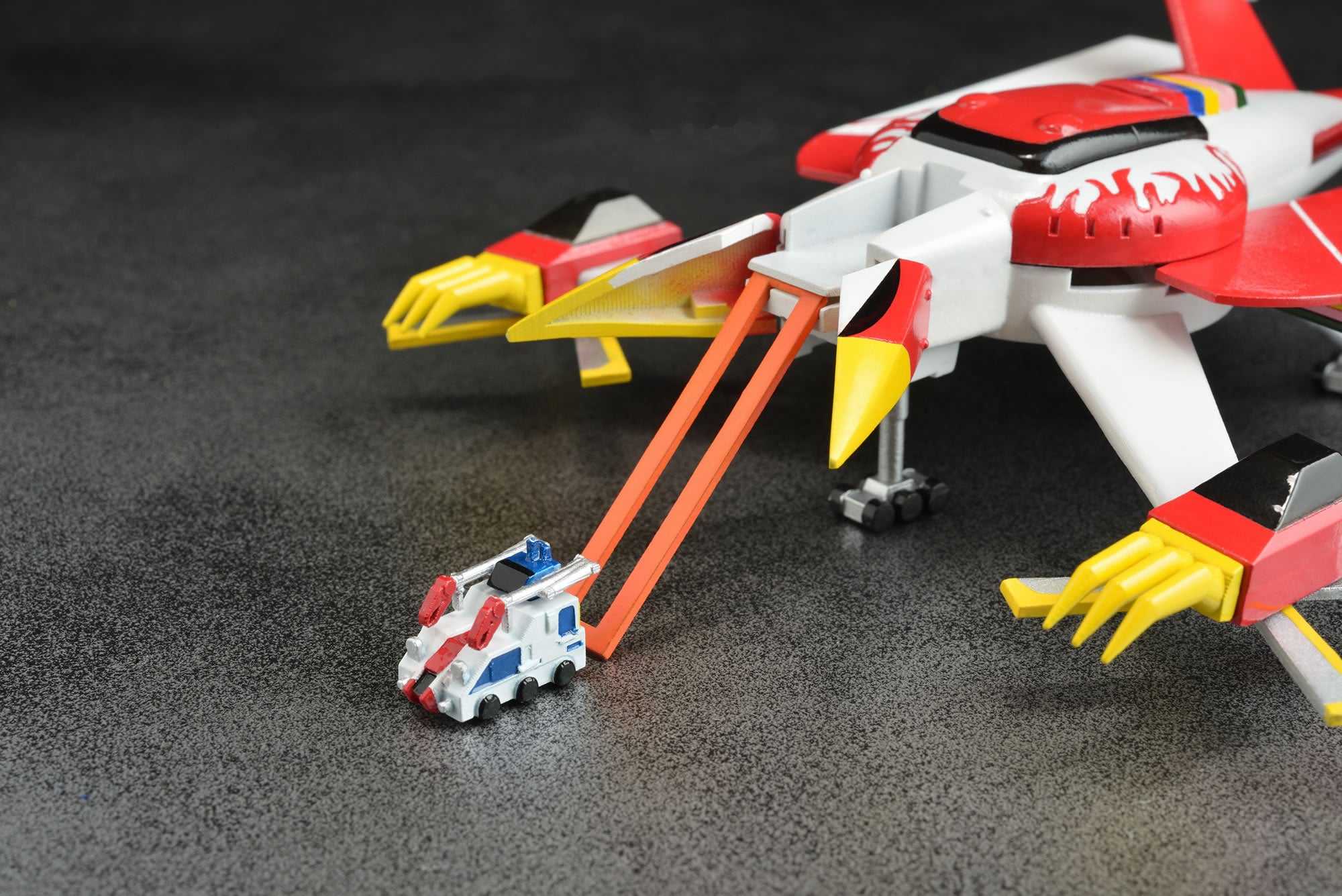Himitsu Sentai Gorenger's Evolutionary Varidorin Toy with Multiple Accessories