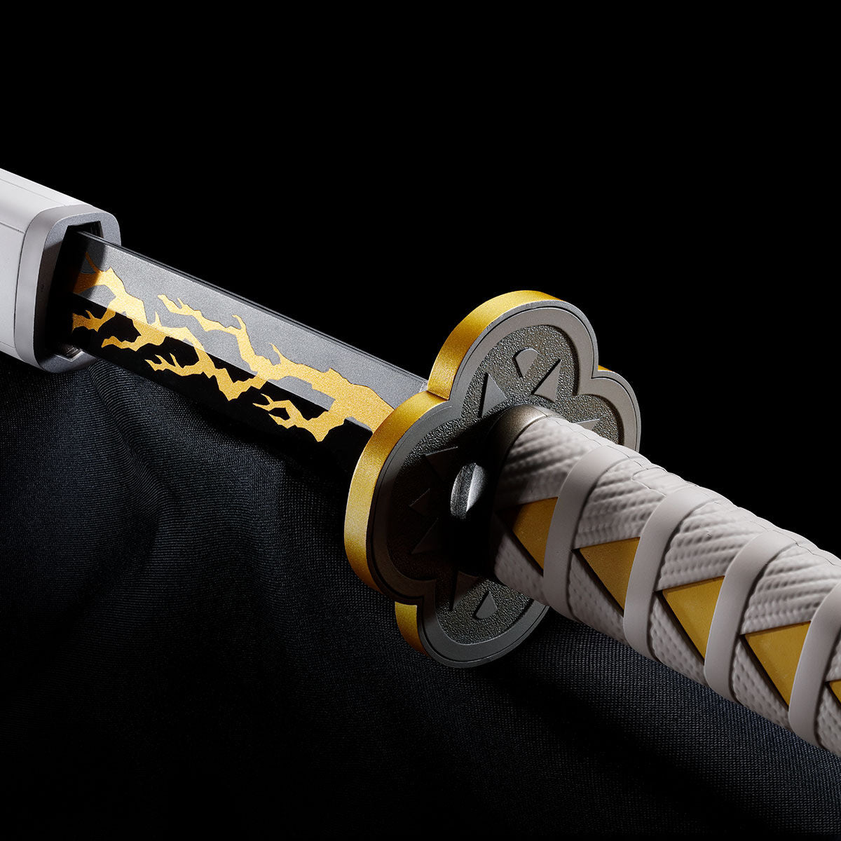 Authentic Demon Slayer Zenitsu Agatsuma Nichirin Sword Replica with Sounds