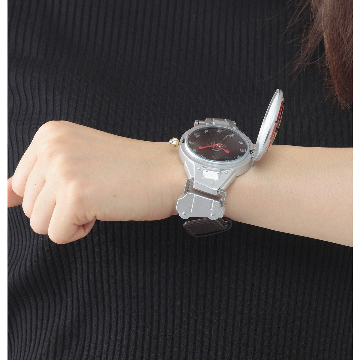 Hibiki Drum Style Live Action Wristwatch with Chinese Numerals