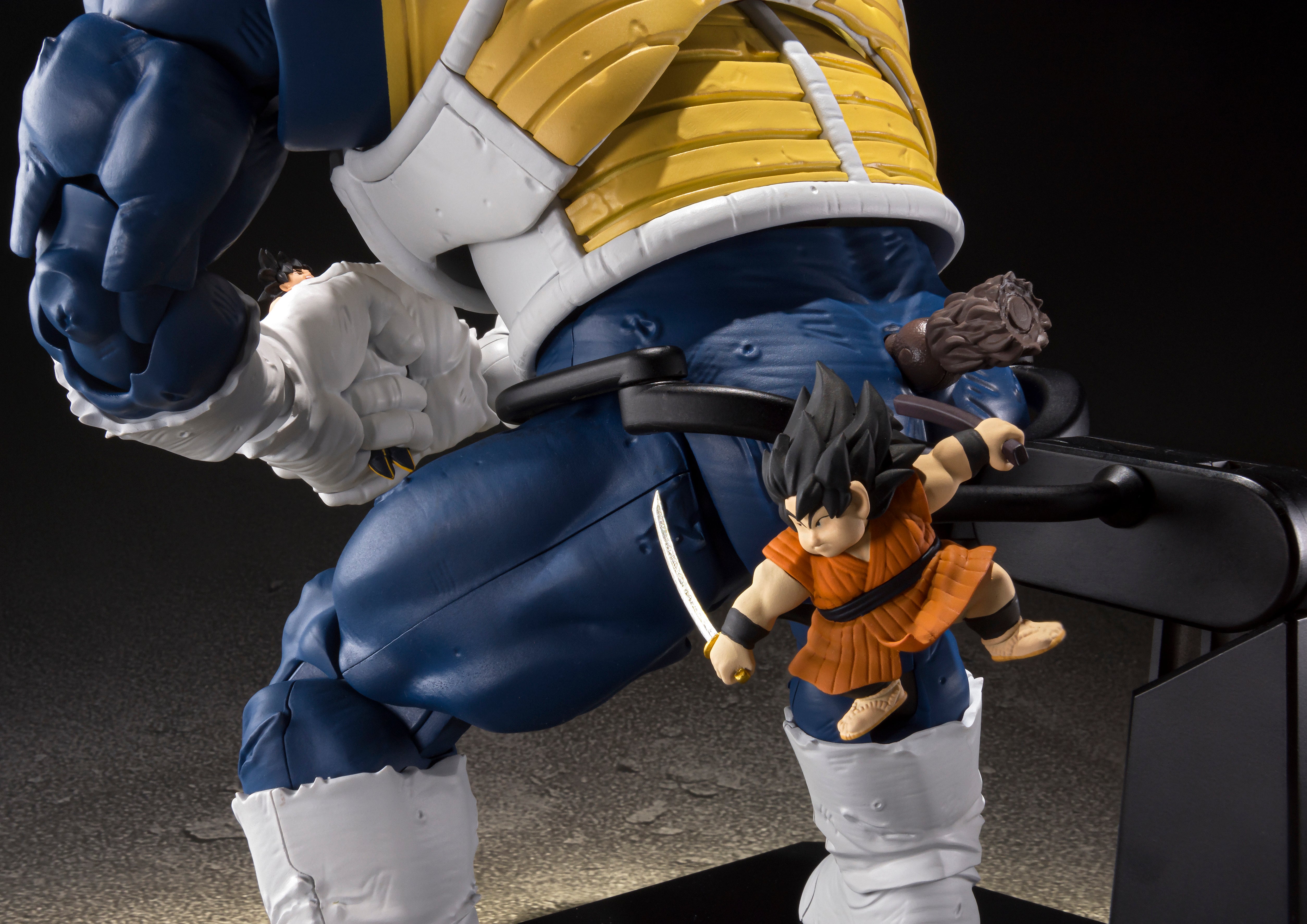S.H. Figuarts Poseable Great Ape Vegeta Figure