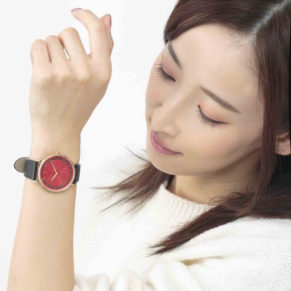 Stylish Women's Kamen Rider OOO Cracked Medal Leather Band Watch