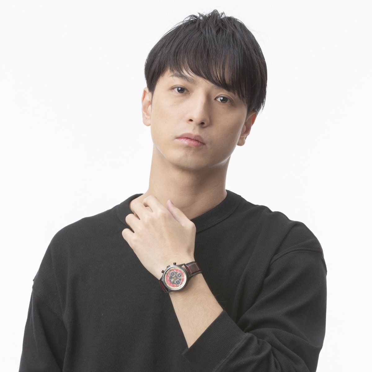2021 Kamen Rider Saber Stainless Steel Quartz Chronograph Watch with 20mm Leather Band
