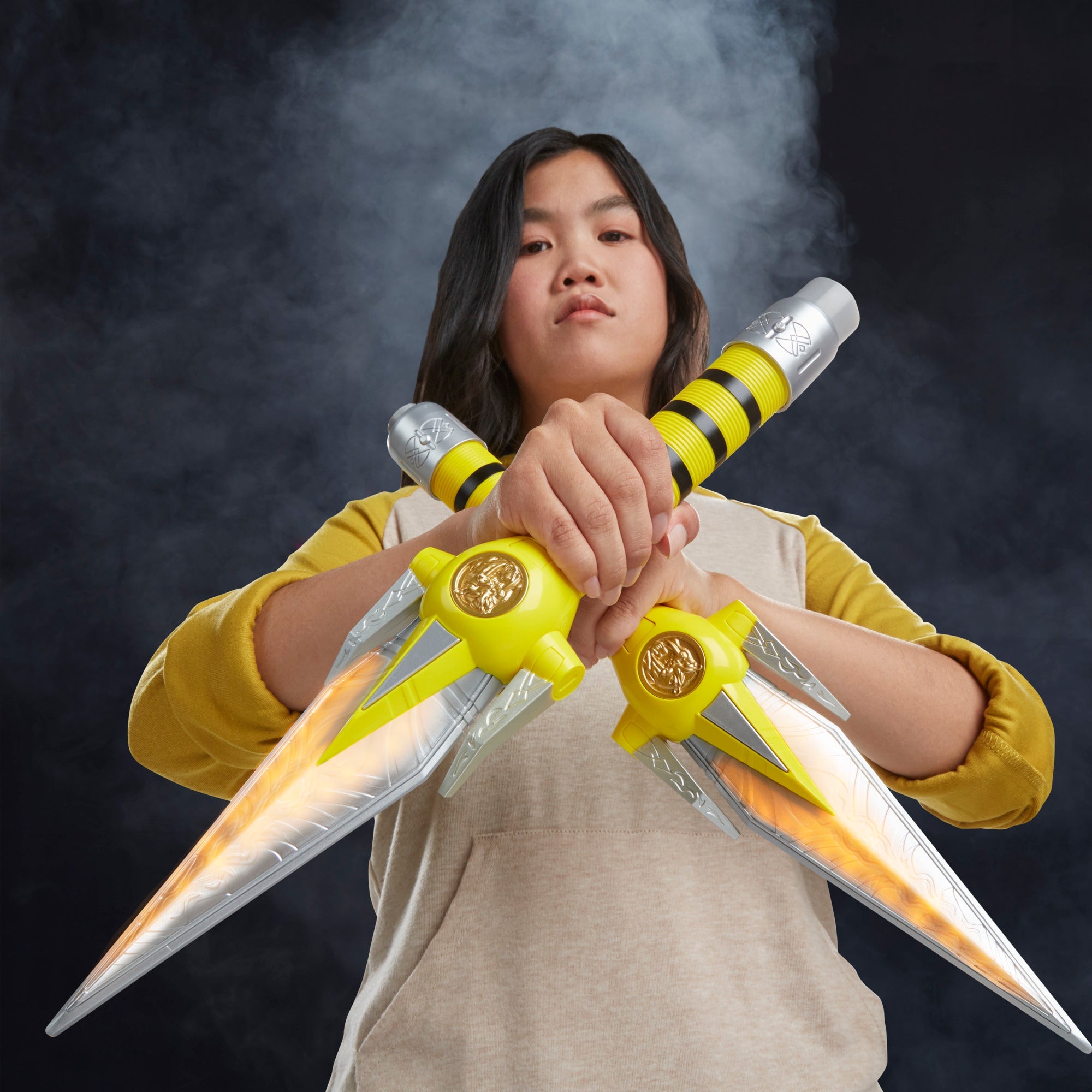 Lightning Collection Premium Role - play Mighty Morphin Power Rangers Yellow Ranger Power Daggers for Display and Role - playing