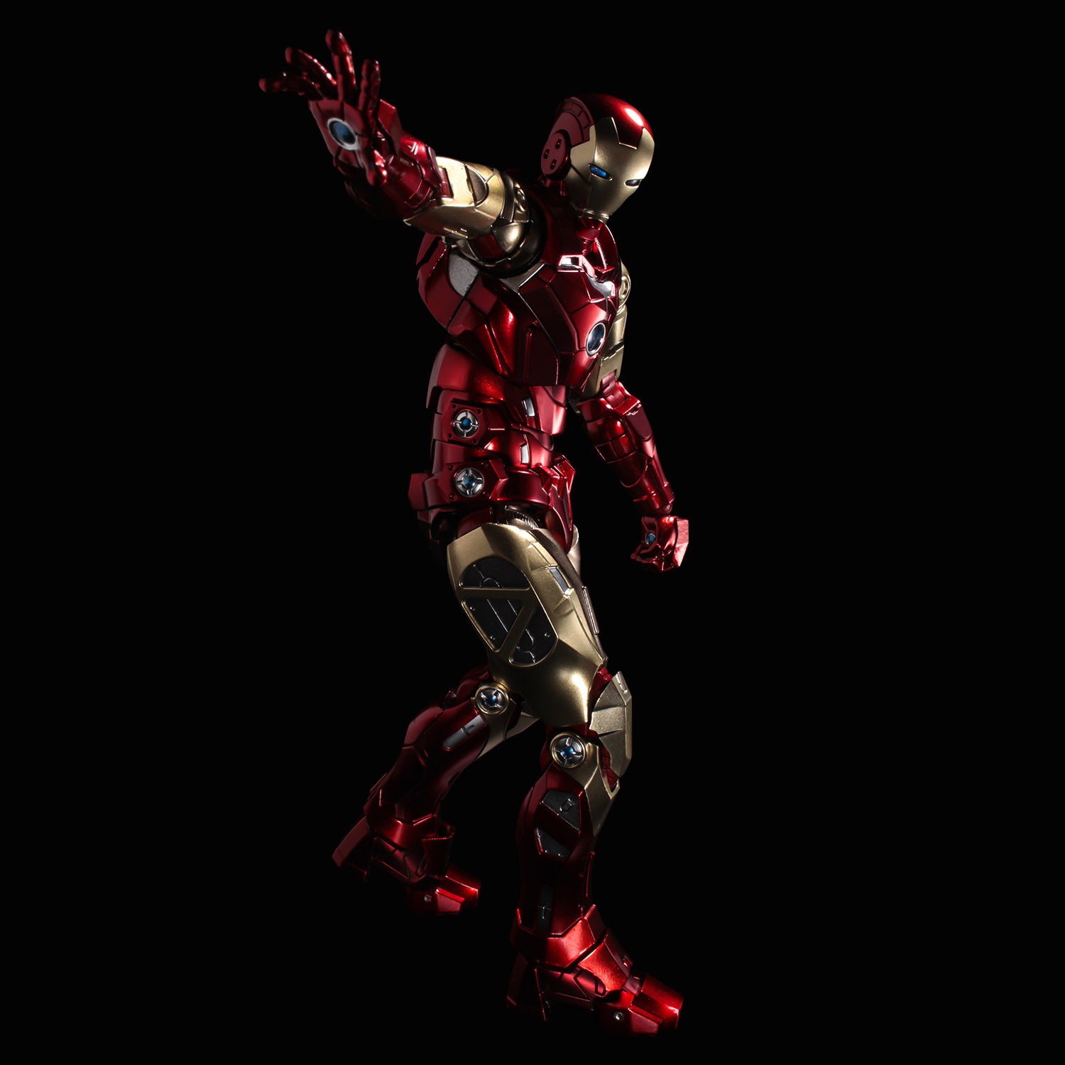 Sentinel's New Fighting Armor: Iconic 6 - Inch Marvel Iron Man Figure