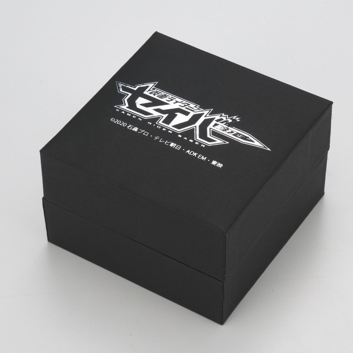 2021 Kamen Rider Saber Stainless Steel Quartz Chronograph Watch with 20mm Leather Band