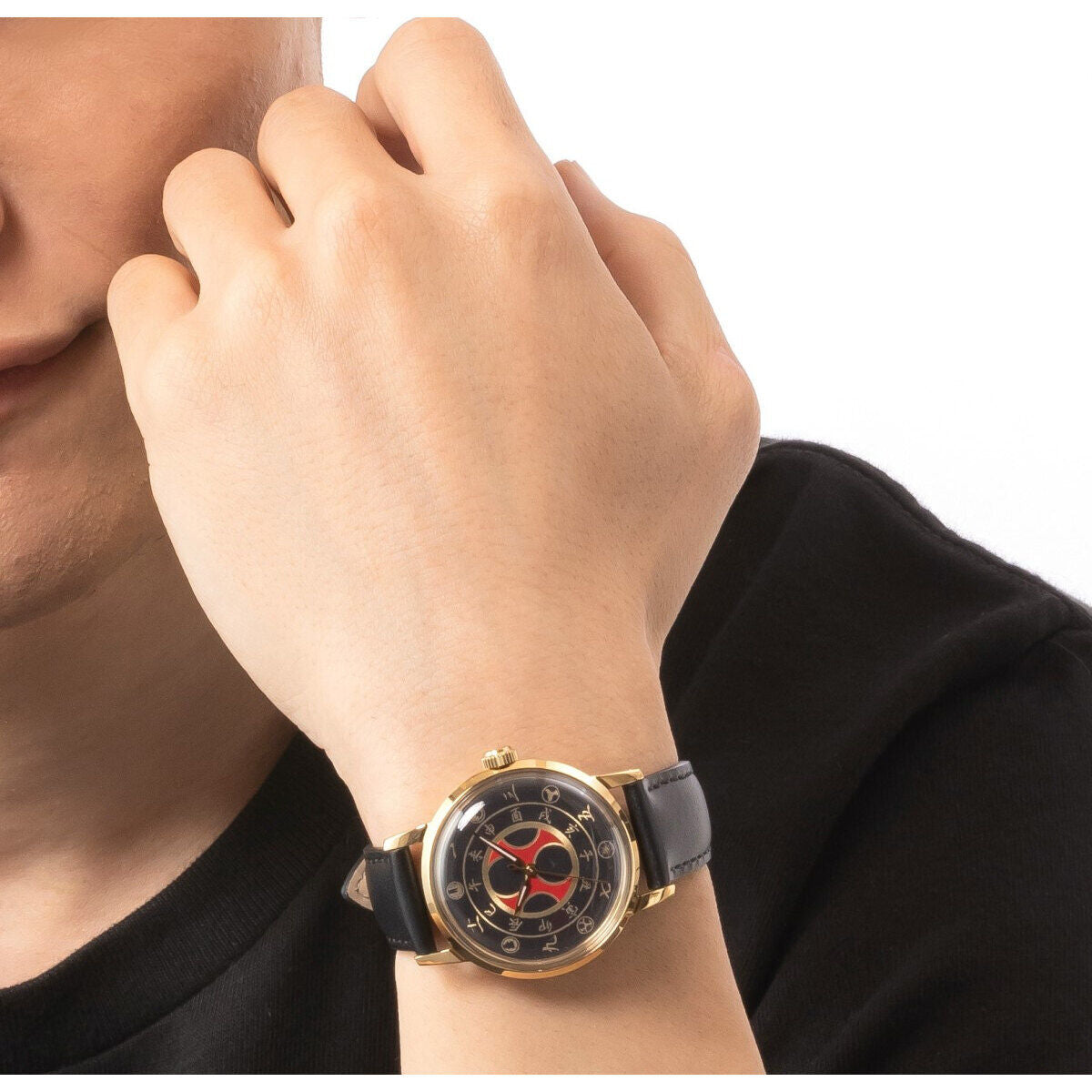 Hurricaneger Leather Strap Water-Resistant Wristwatch for Everyday Use