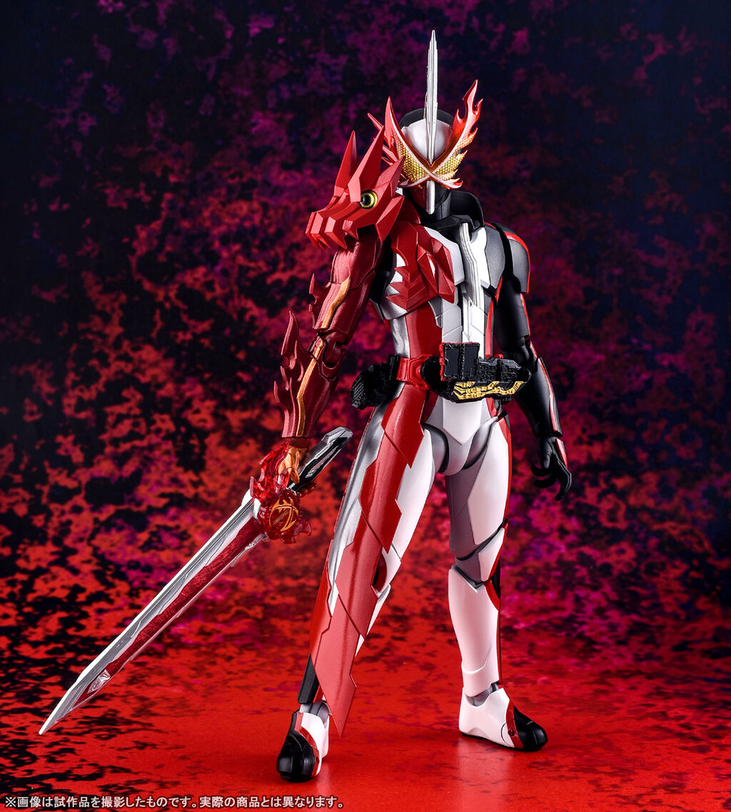SH Figuarts Kamen Rider Saber Brave Dragon with Sword and Optional Hands