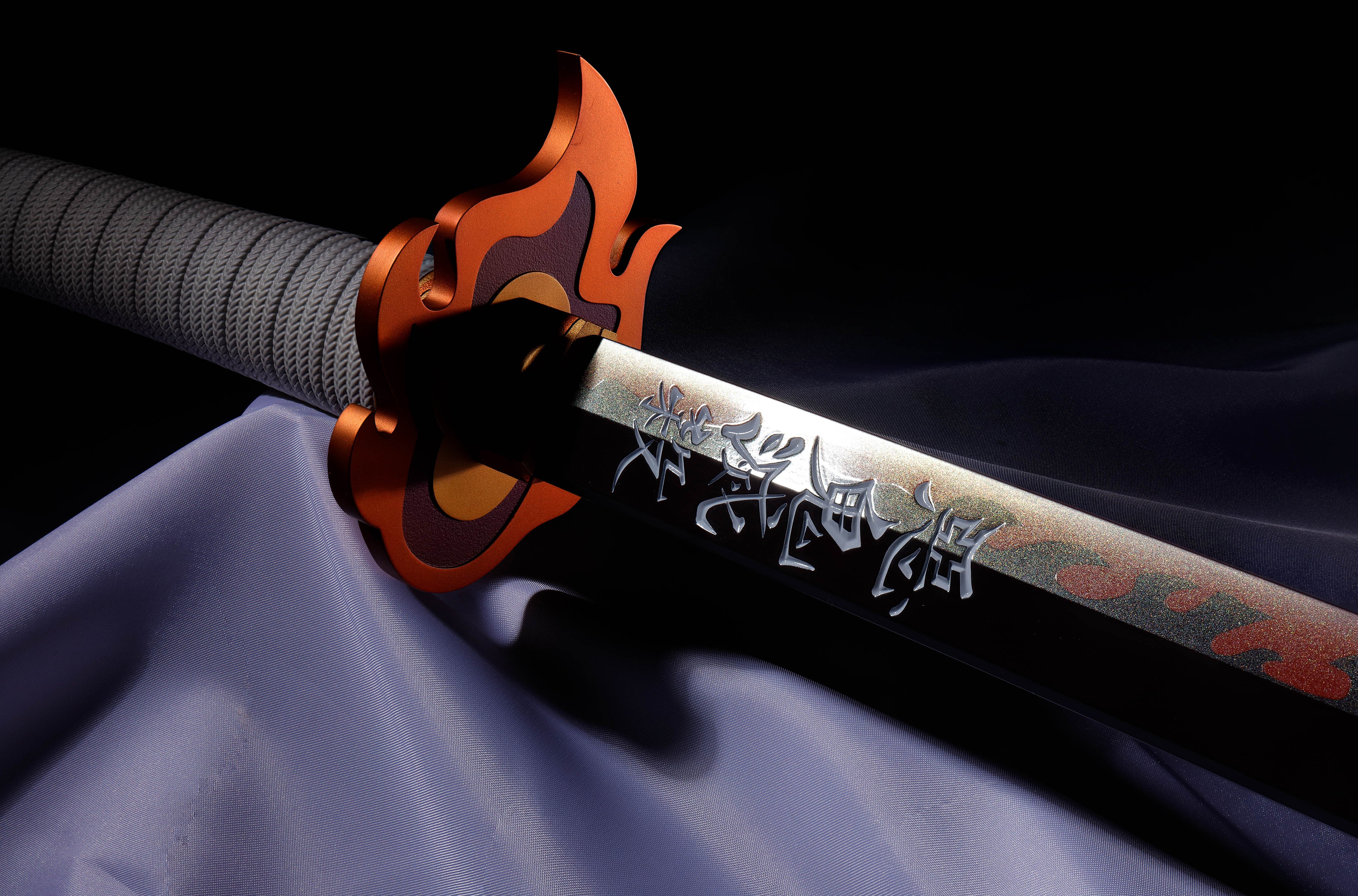 Demon Slayer Proplica High - Quality Kyojuro Rengoku Nichirin Sword Replica