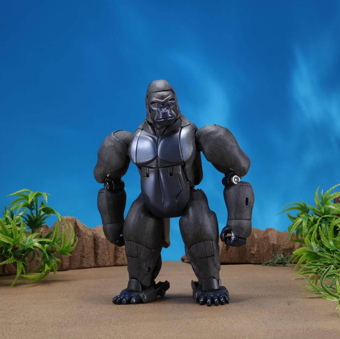 Re-released Beast Wars MP-32 Masterpiece Optimus Primal with Multiple Faces and Weapons