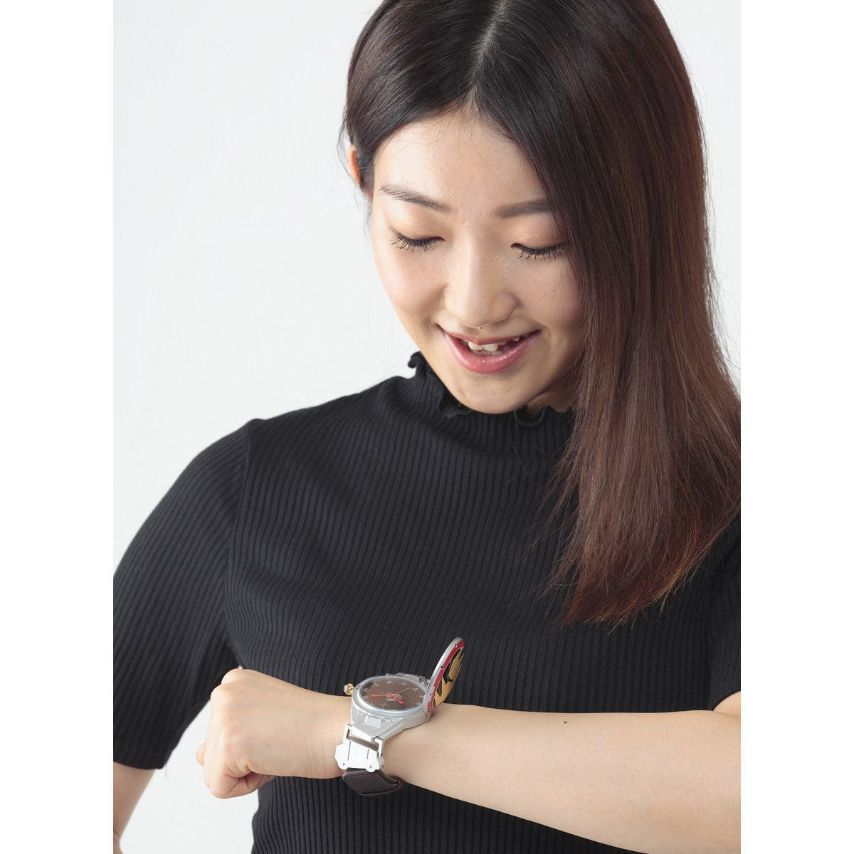 Hibiki Drum Style Live Action Wristwatch with Chinese Numerals