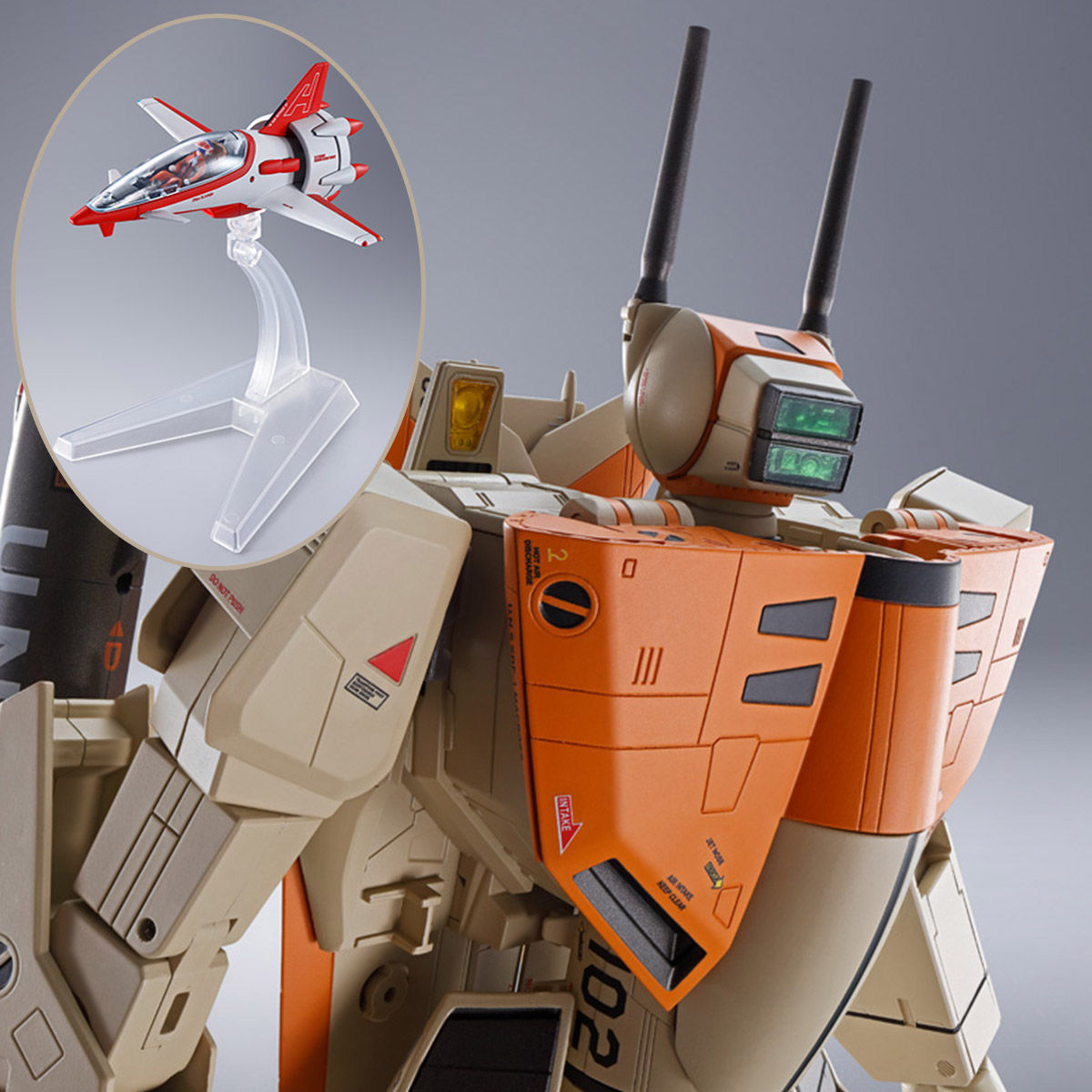 Macross DX Chogokin High - Quality VF - 1D Valkyrie with Fan Racer