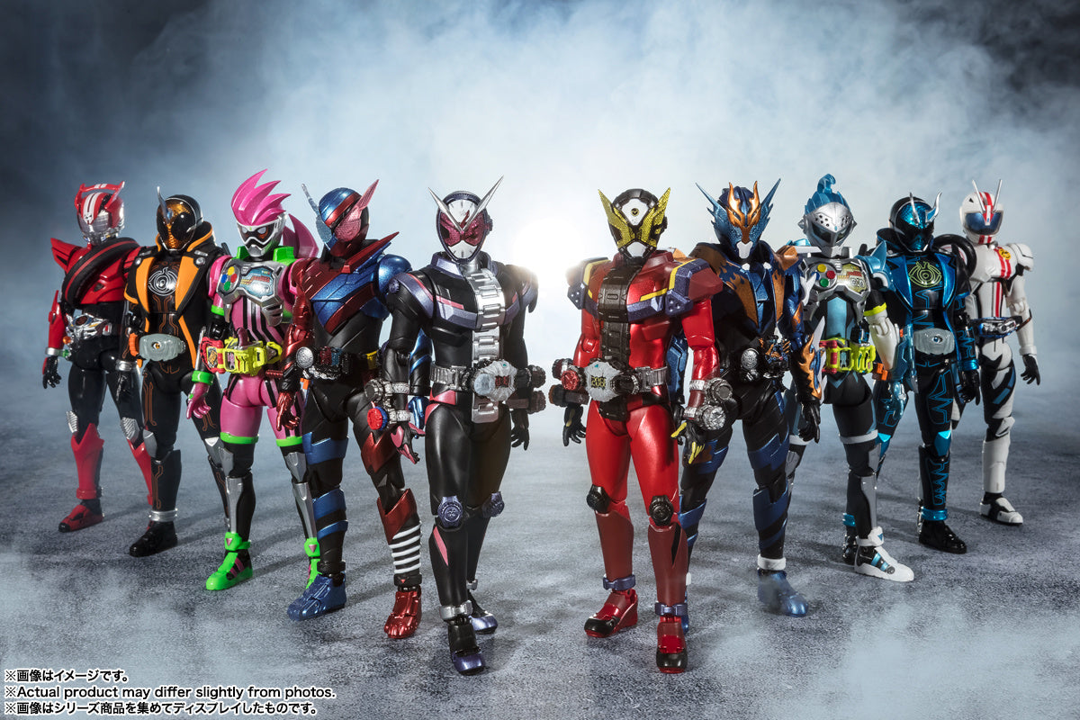 SH Figuarts Heisei Generations Edition - Poseable Kamen Rider Mach with Weapons