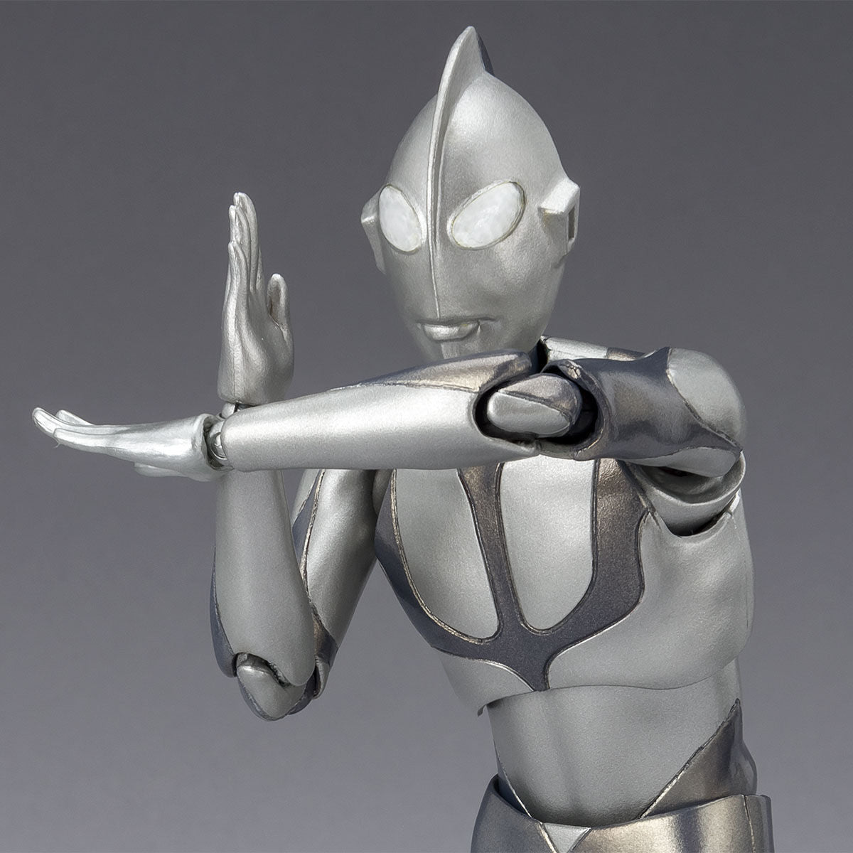SH Figuarts Collectible Action Figure of Shin Ultraman in First Contact Version