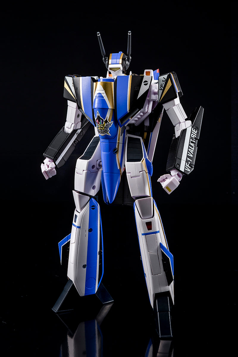 Macross Arcadia 1/60 Scale Collectible Model of VF - 1J Valkyrie 35th Anniversary Special Edition