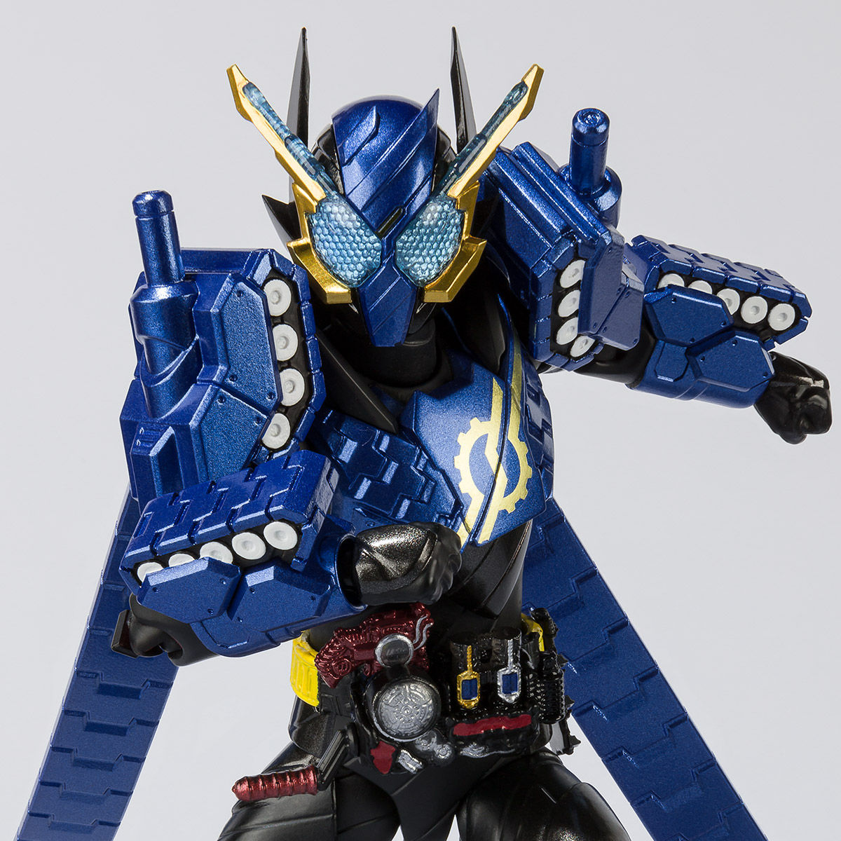 SH Figuarts Action Figure - Kamen Rider Build in Tank Tank Form