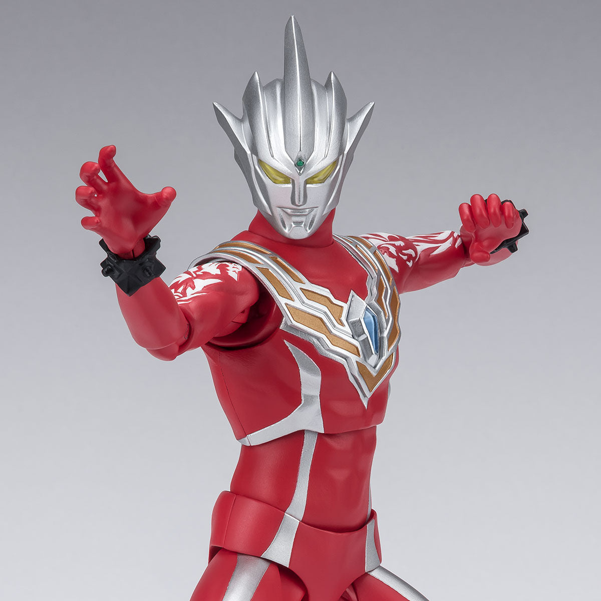 Pre - order SH Figuarts Action Figure of Ultraman Regulos from Ultra Galaxy Fight