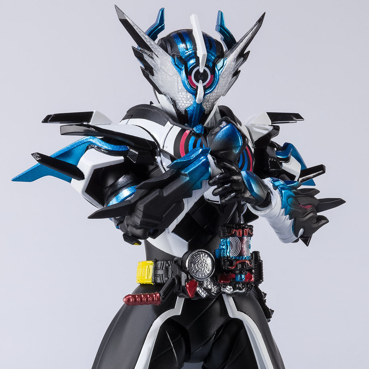 SH Figuarts High - Quality Kamen Rider Cross - Z Evol Action Figure