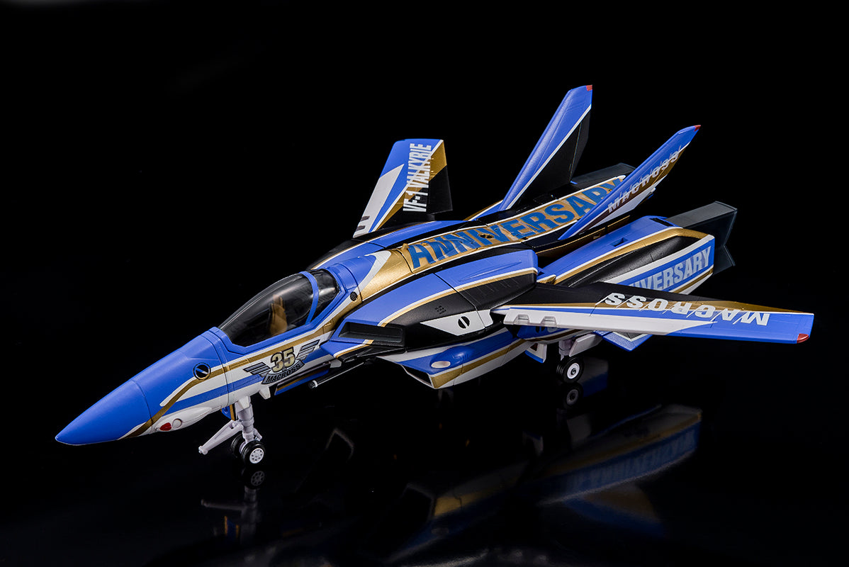 Macross Arcadia 1/60 Scale Collectible Model of VF - 1J Valkyrie 35th Anniversary Special Edition