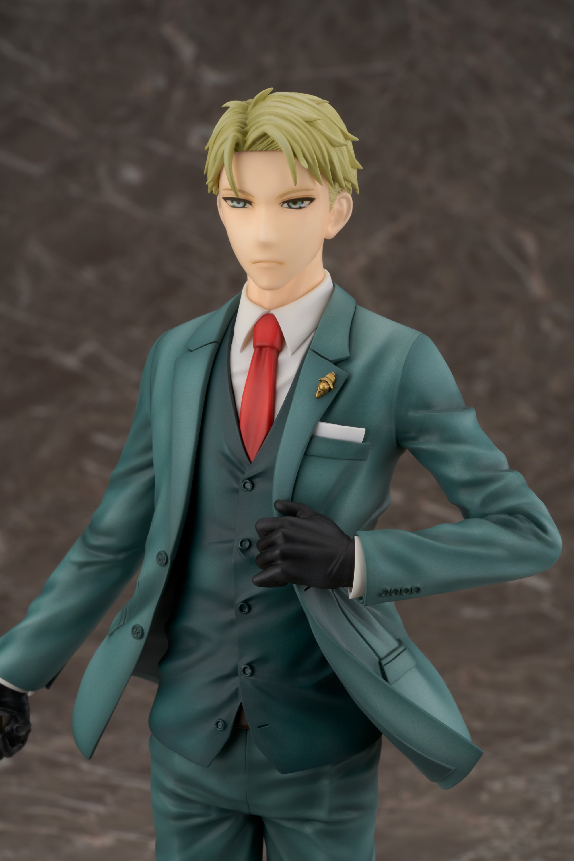 High - Quality 1/7 Scale Loid Forger Figure from SPYxFAMILY