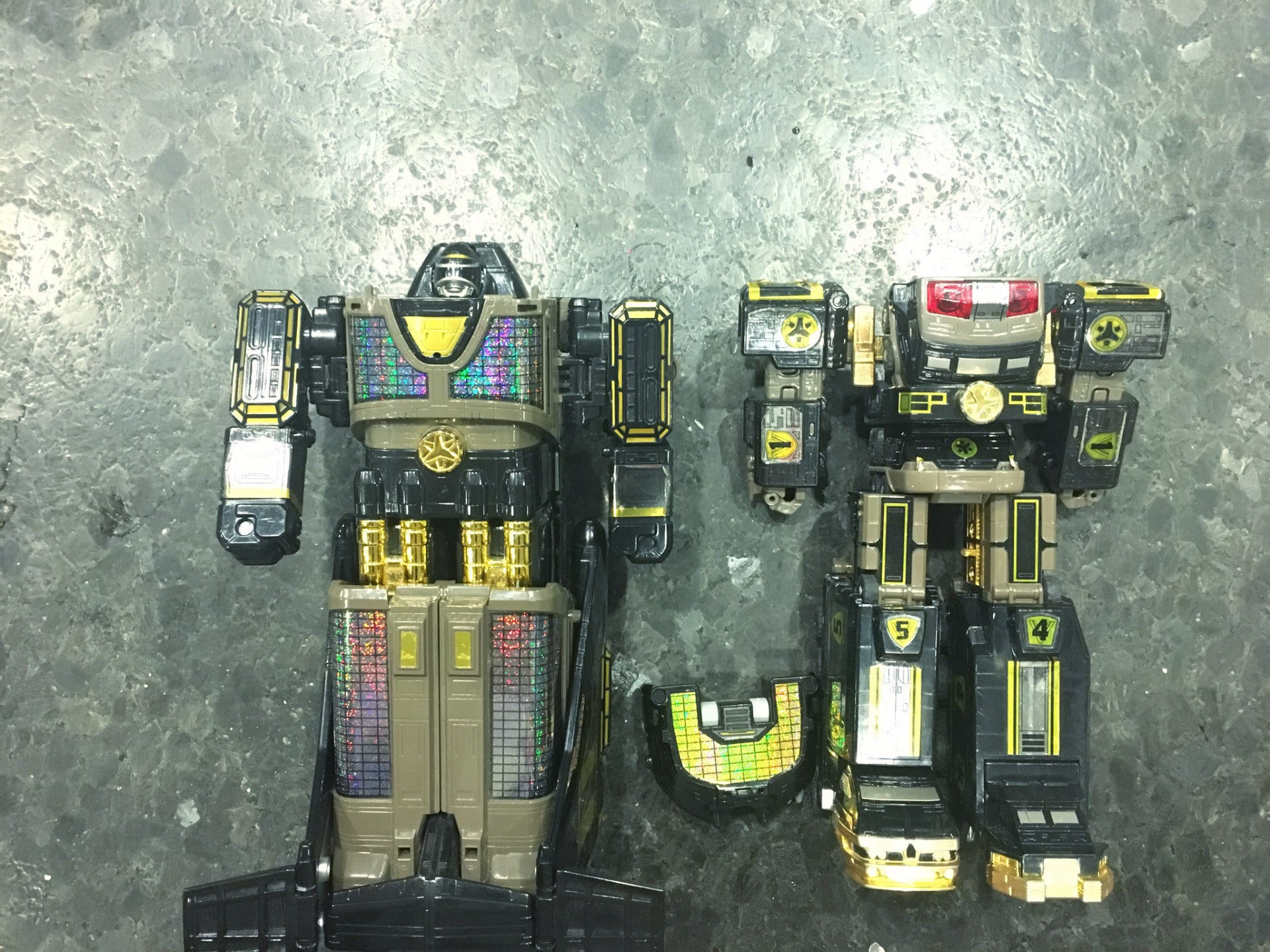 DX Black and Gold Liner Action Figure Set for Boys with Victory Robo Theme
