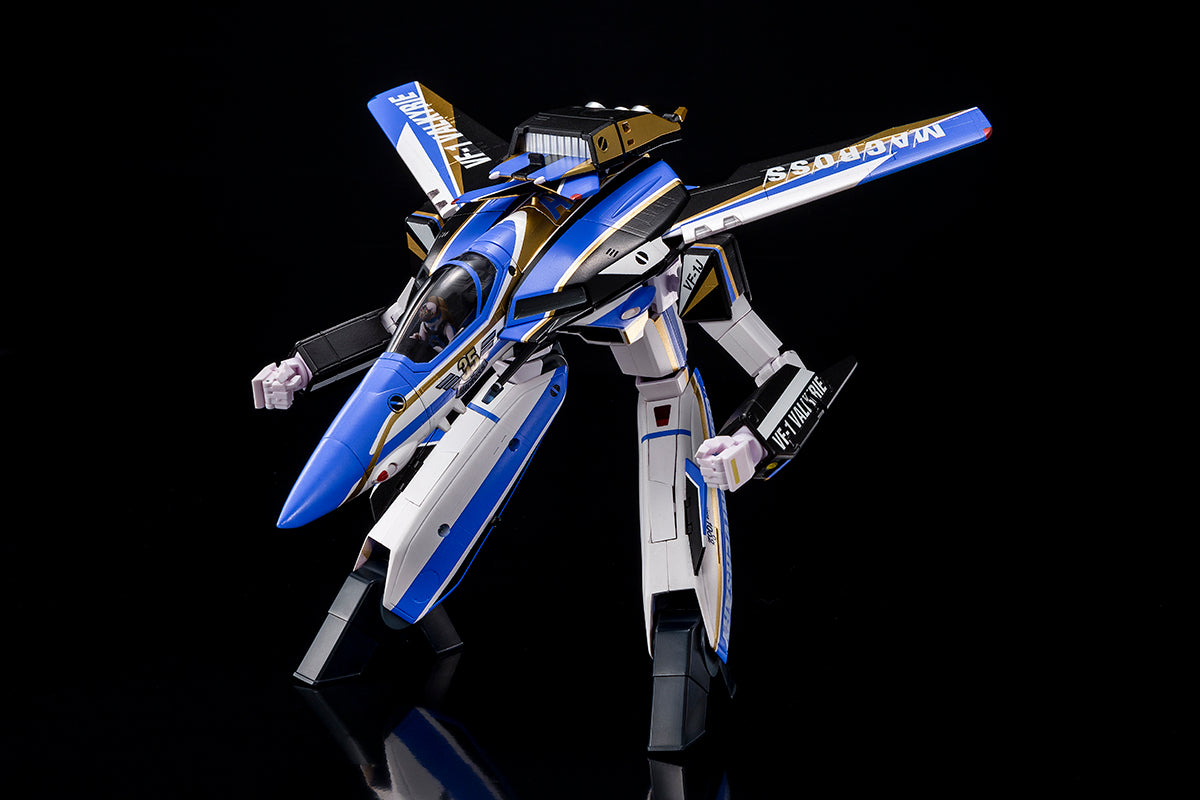 Macross Arcadia 1/60 Scale Collectible Model of VF - 1J Valkyrie 35th Anniversary Special Edition