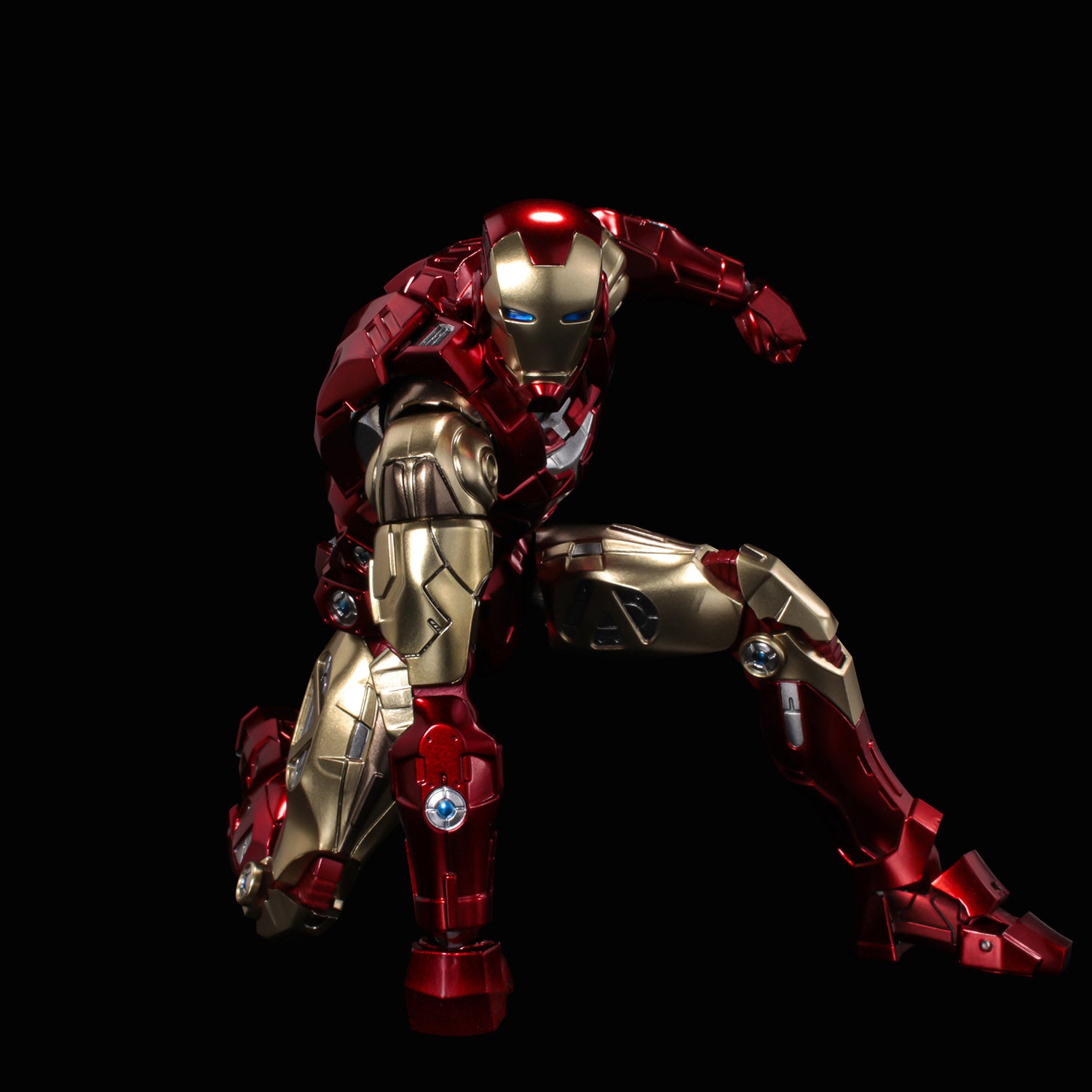 Sentinel's New Fighting Armor: Iconic 6 - Inch Marvel Iron Man Figure