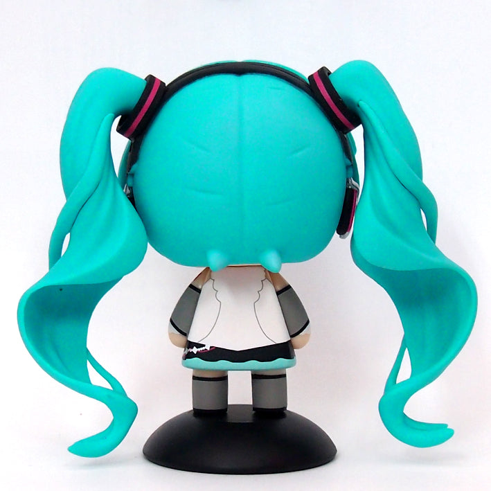 Preorder: Adorable Hatsune Miku NT Yurayura Wobbling Head Figure