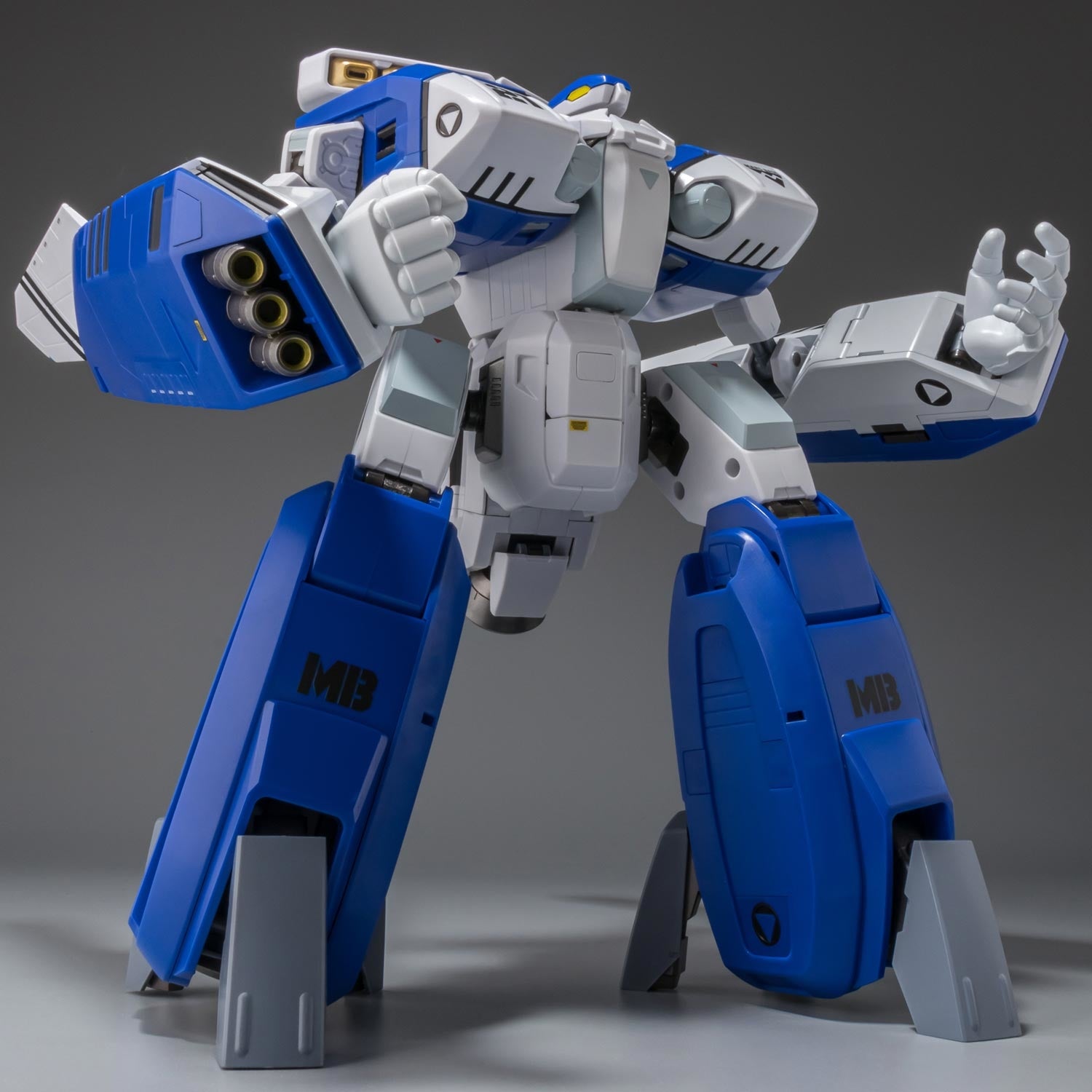 [PREORDER] Durable Riobot AB - 01H Tread from Robotech Mecha Genesis Mospeada
