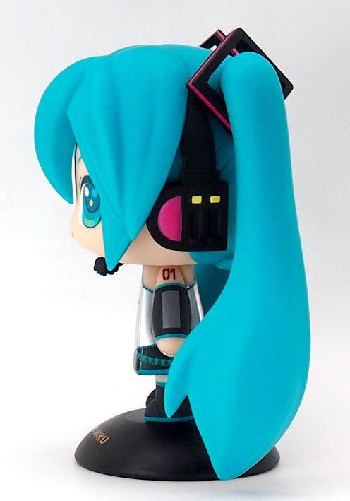 Pre - order Hatsune Miku Wobbly Head Collectible Figure from Yurayura Bobblehead Series