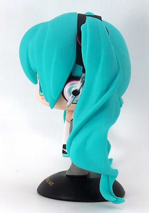 Preorder: Adorable Hatsune Miku NT Yurayura Wobbling Head Figure