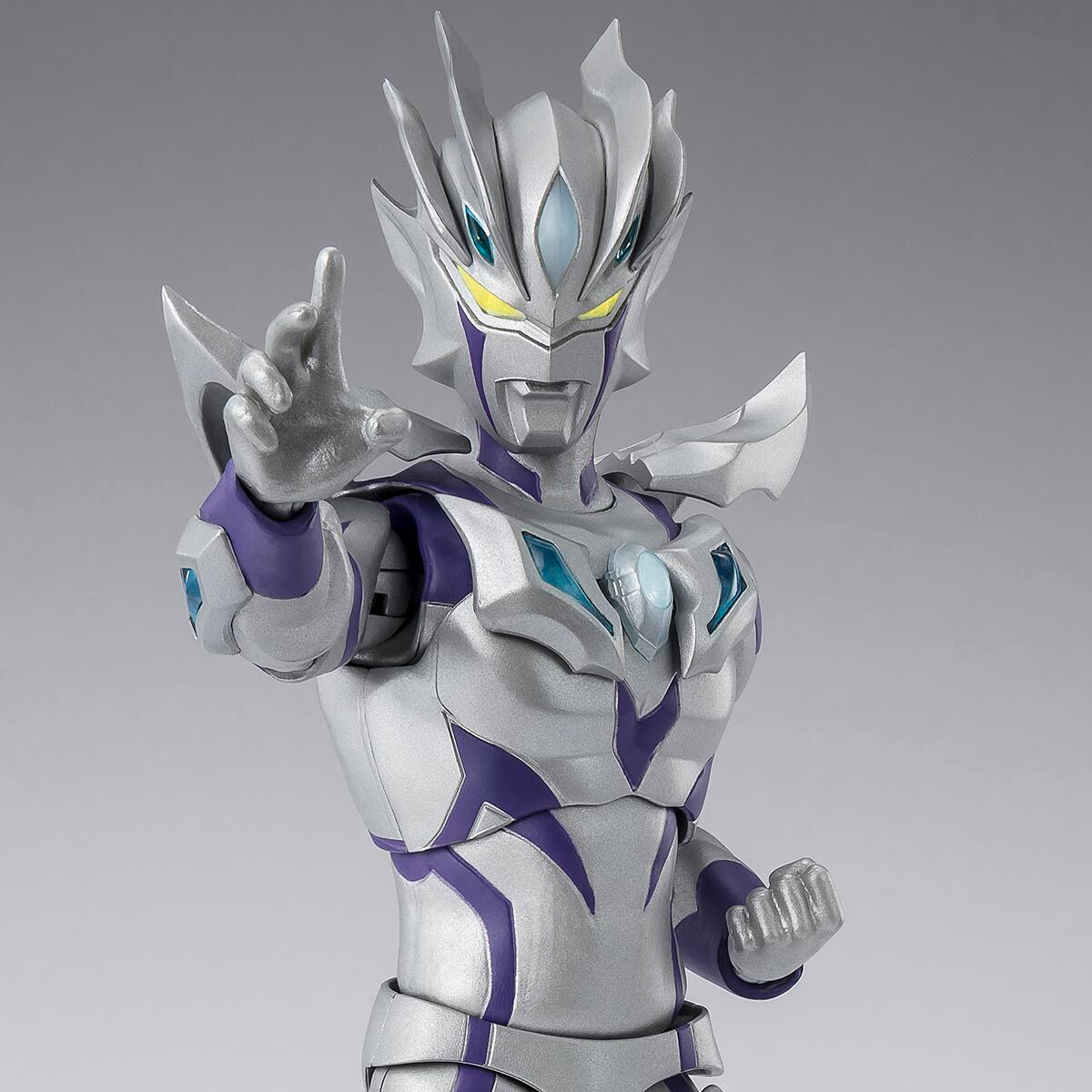 SH Figuarts New Generation Stars Ver Ultraman Zero Beyond Figure