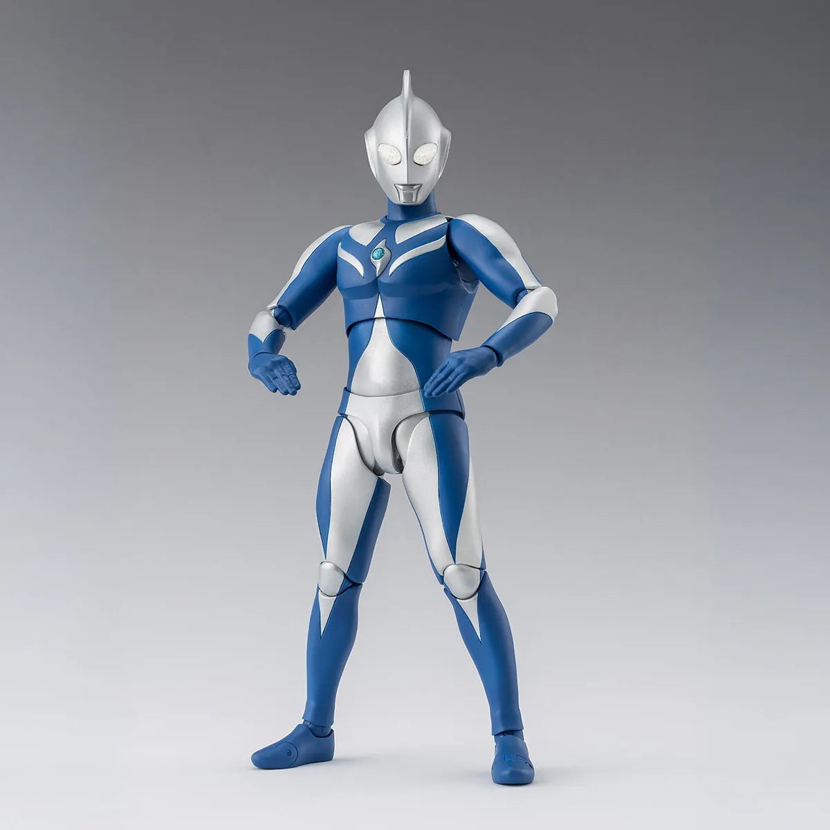 Pre - order SH Figuarts Ultraman Cosmos in Stunning Luna Mode Figure