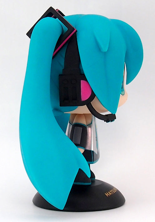 Pre - order Hatsune Miku Wobbly Head Collectible Figure from Yurayura Bobblehead Series