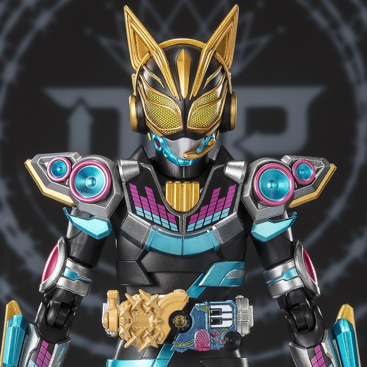 SH Figuarts Collectible Kamen Rider Nago in Fever Beat Form