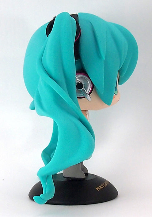 Preorder: Adorable Hatsune Miku NT Yurayura Wobbling Head Figure