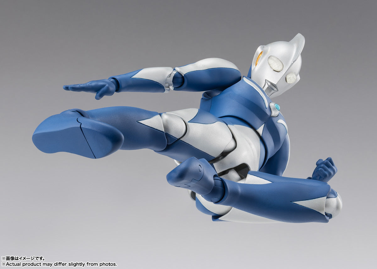 Pre - order SH Figuarts Ultraman Cosmos in Stunning Luna Mode Figure